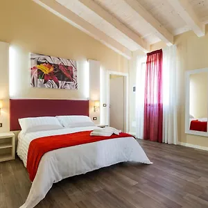 venice-airport-villa-erica-villa-erica-1.hotelinveneto.com/